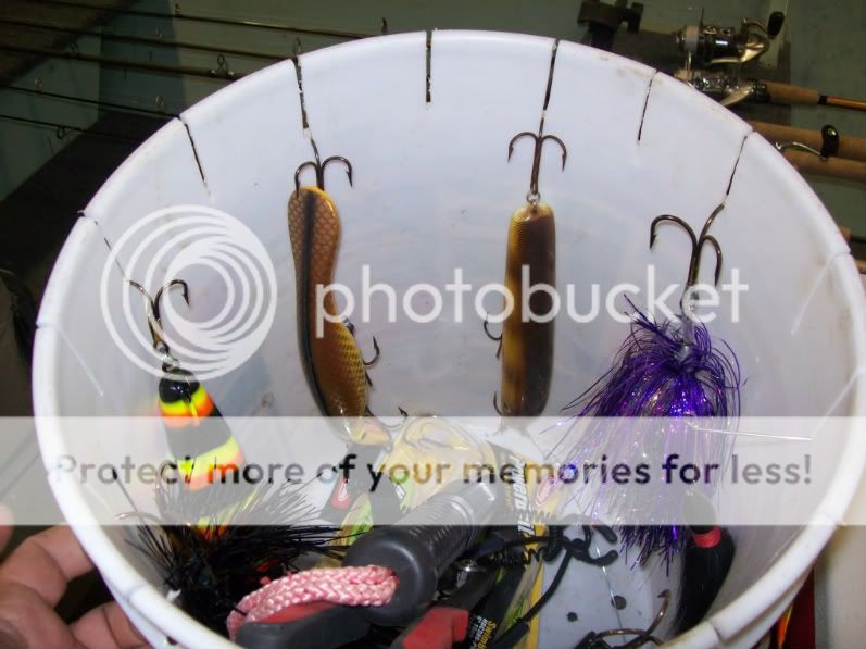 Musky lure storage "The Musky Bucket"